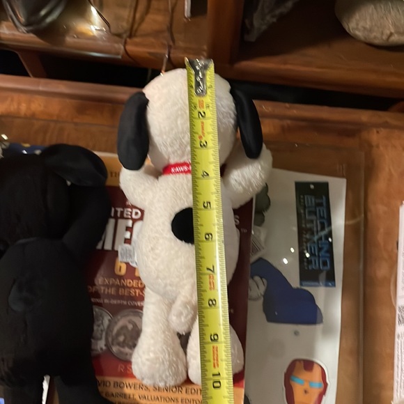 UNI QLO KAWS x Peanuts 8” Snoopy Plushies. NWT COA attached to Black Snoopy only - Picture 6 of 11